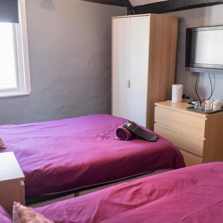הודסדון Oyo The Bell Hotel מראה חיצוני תמונה