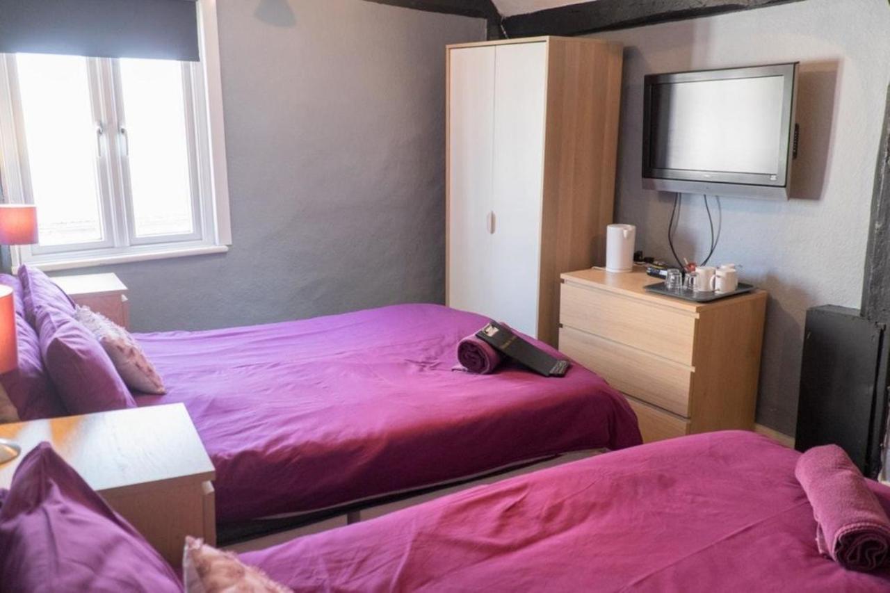 הודסדון Oyo The Bell Hotel מראה חיצוני תמונה