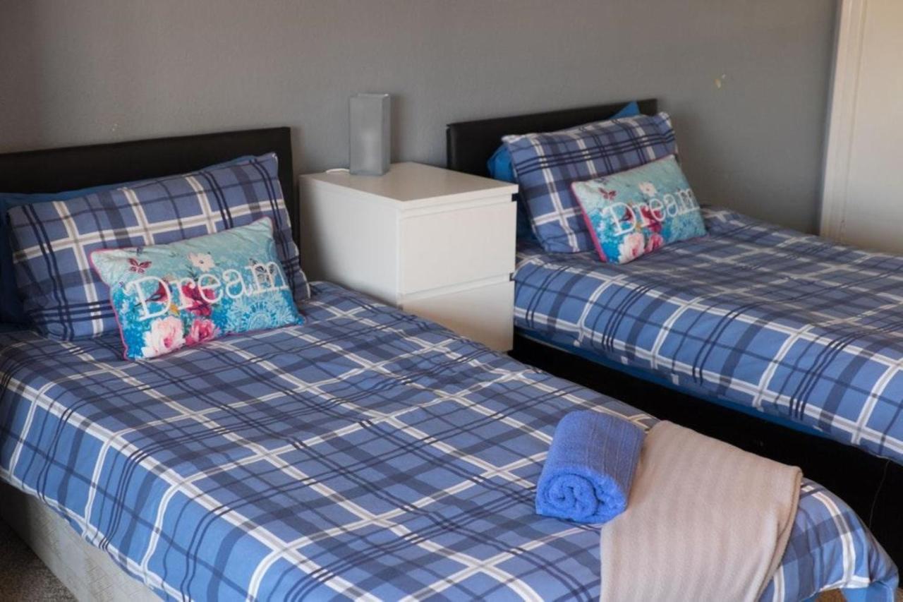 הודסדון Oyo The Bell Hotel מראה חיצוני תמונה